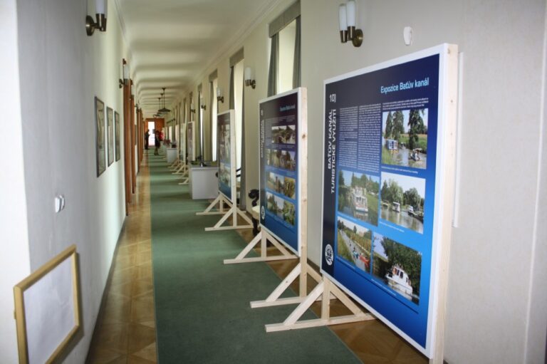 V sídle senátu je otevřena výstava o Baťově kanálu