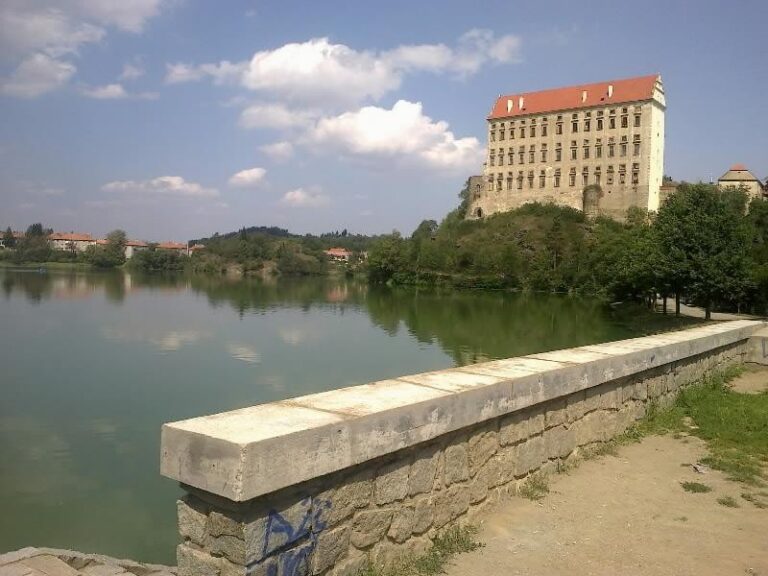 Podhradský rybník